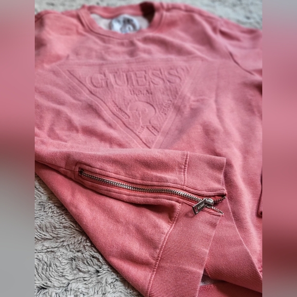 GUESS Embossed Crew neck sweatshirt coral colour size medium - Picture 3 of 6